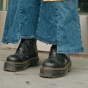 Sinclair Zebra Dr Martens like new